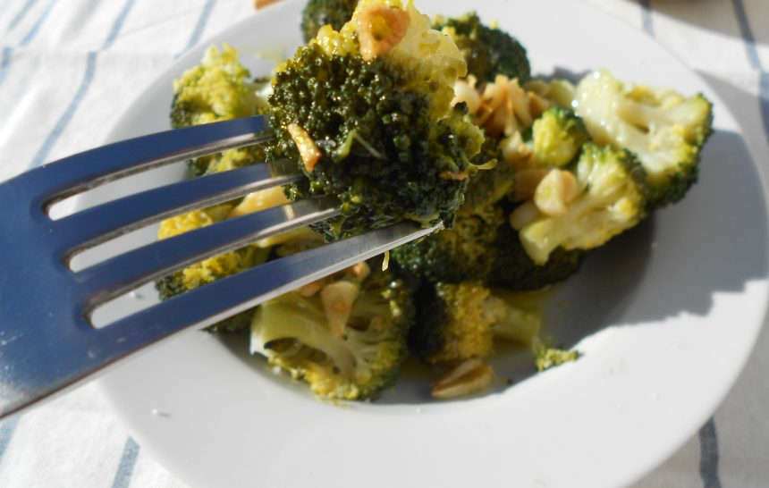 brocoli-al-vapor-con-ajo-y-aove